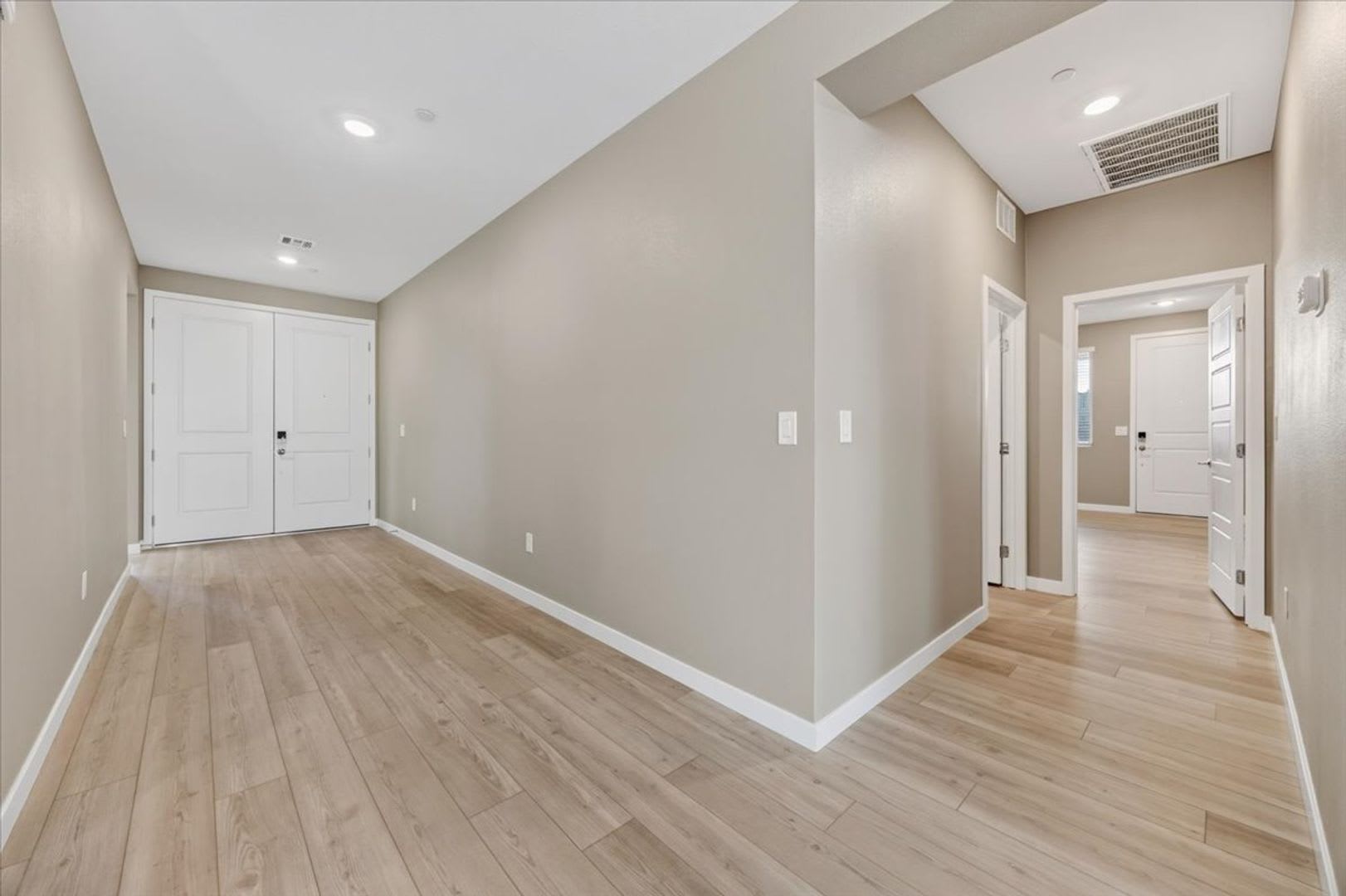 Flexible Living Meets Modern Luxury In Gated Avery Pointe – photo 5