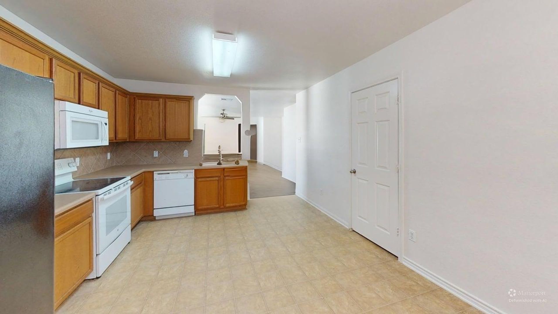 Fantastic 3 Bed 2 Bath With Solar Panels – photo 4