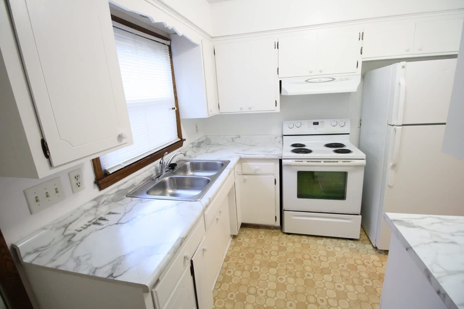 Beautiful 2 Bedroom 1 Bathroom Townhome Close To Mall Of America Available 5 01 1 600 Month – photo 2