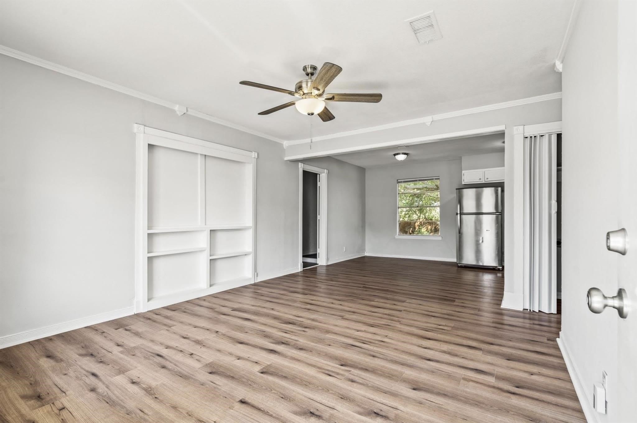 810 S Western Hills Drive – photo 2