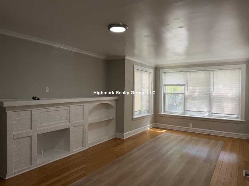 6304 North Oakley Ave – photo 1