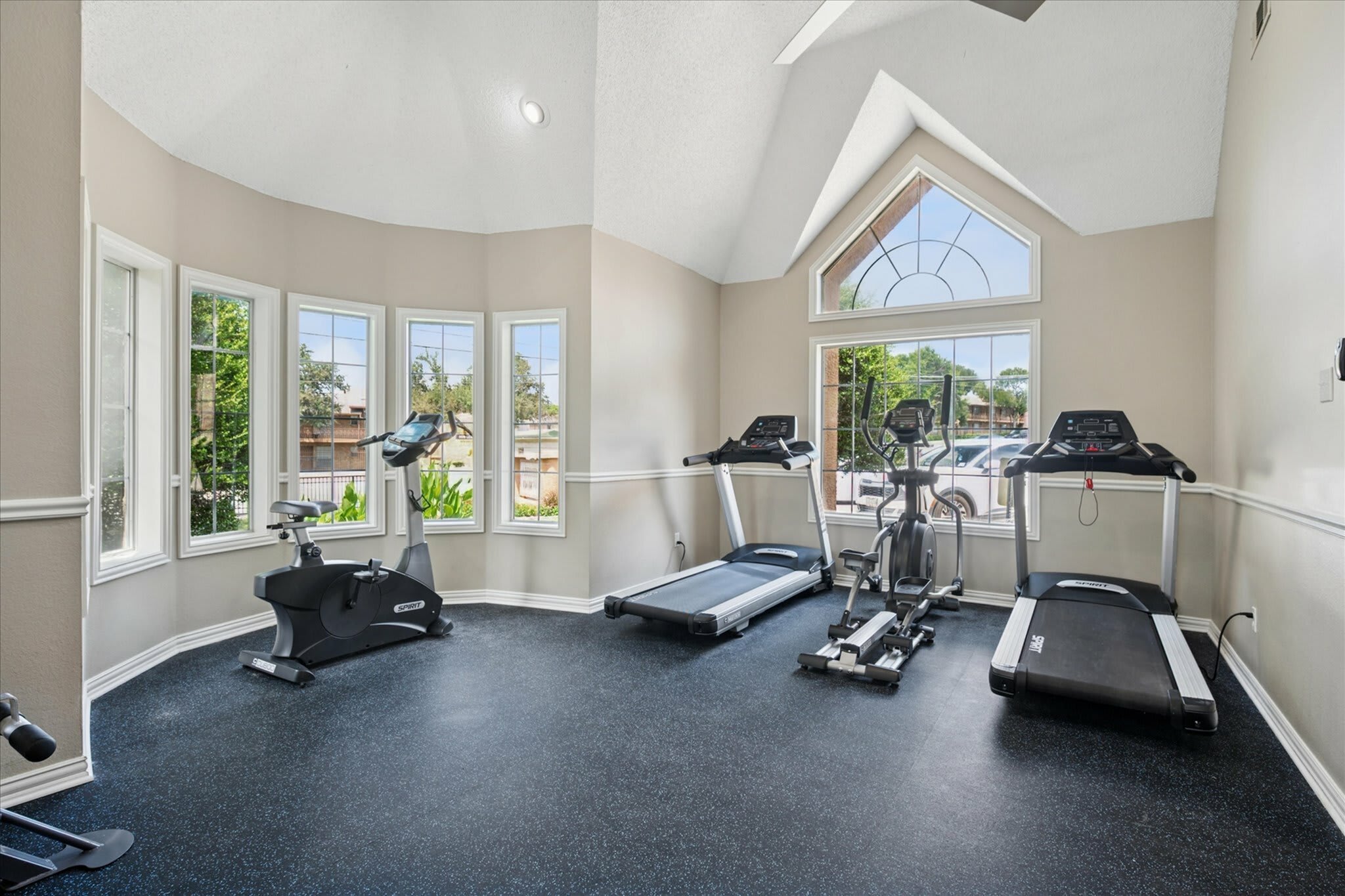 Amber Dawn Apartments – photo 4