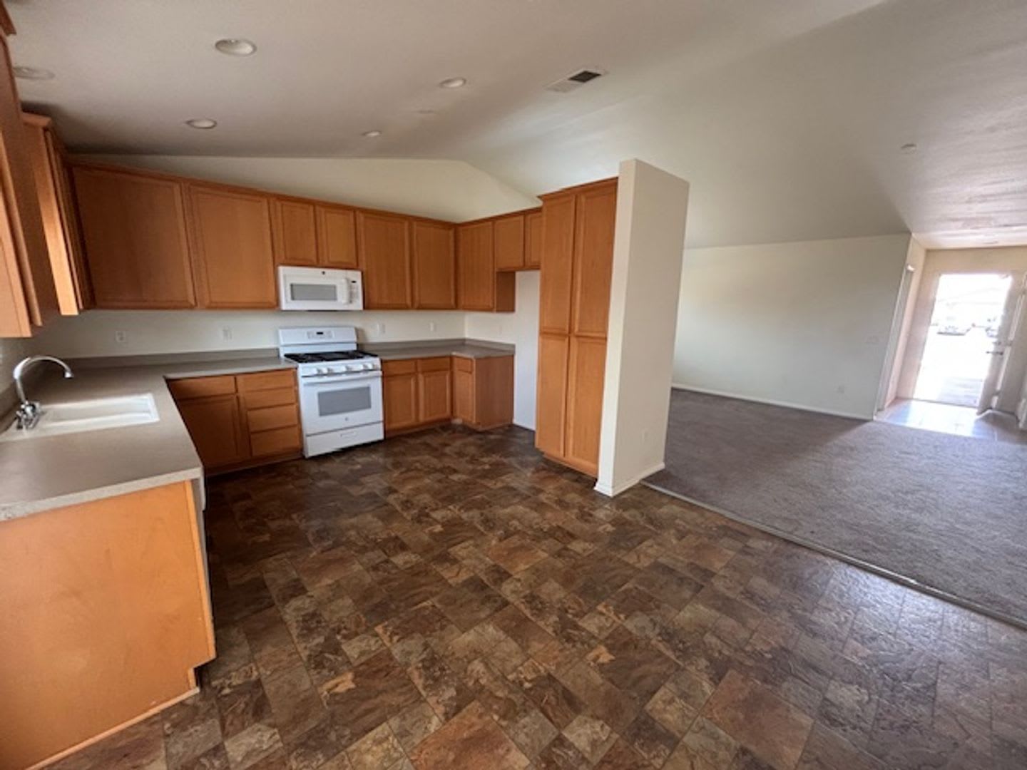 1073 Spud Moreno St., Calexico – photo 3