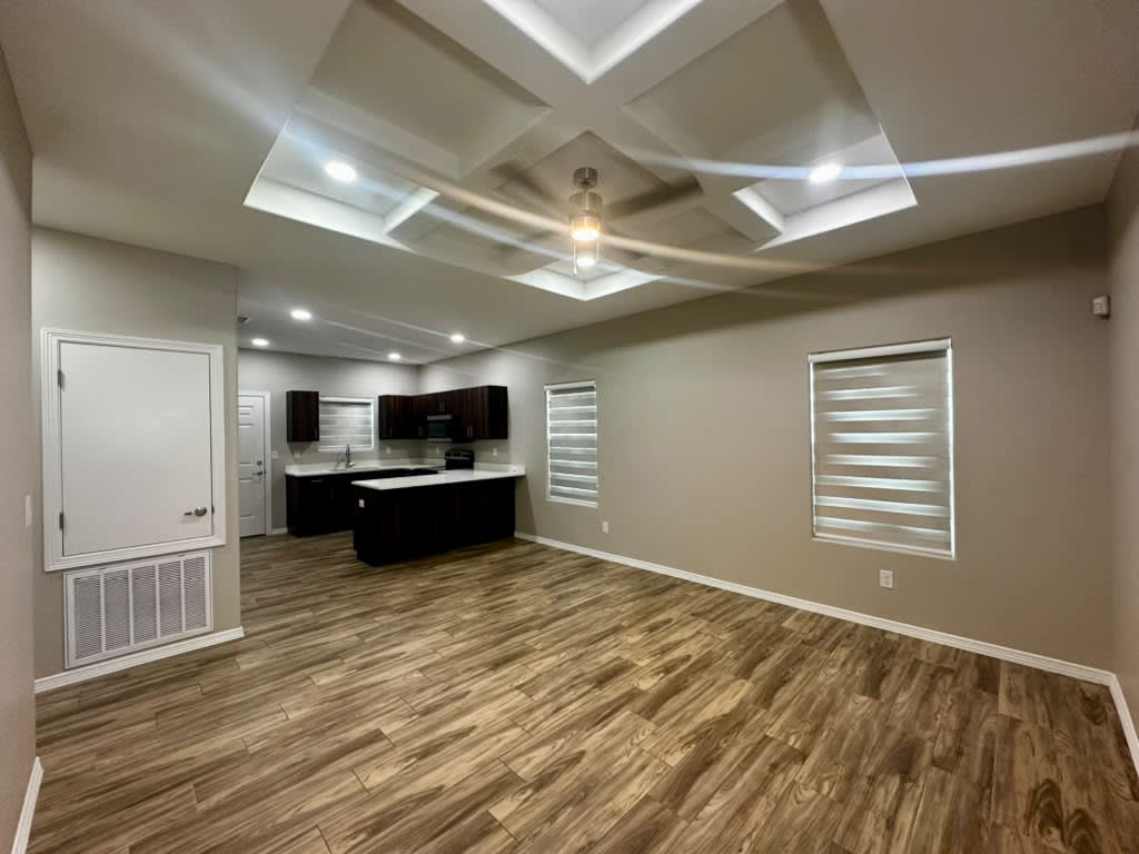 2314 N 37th Ln – photo 4