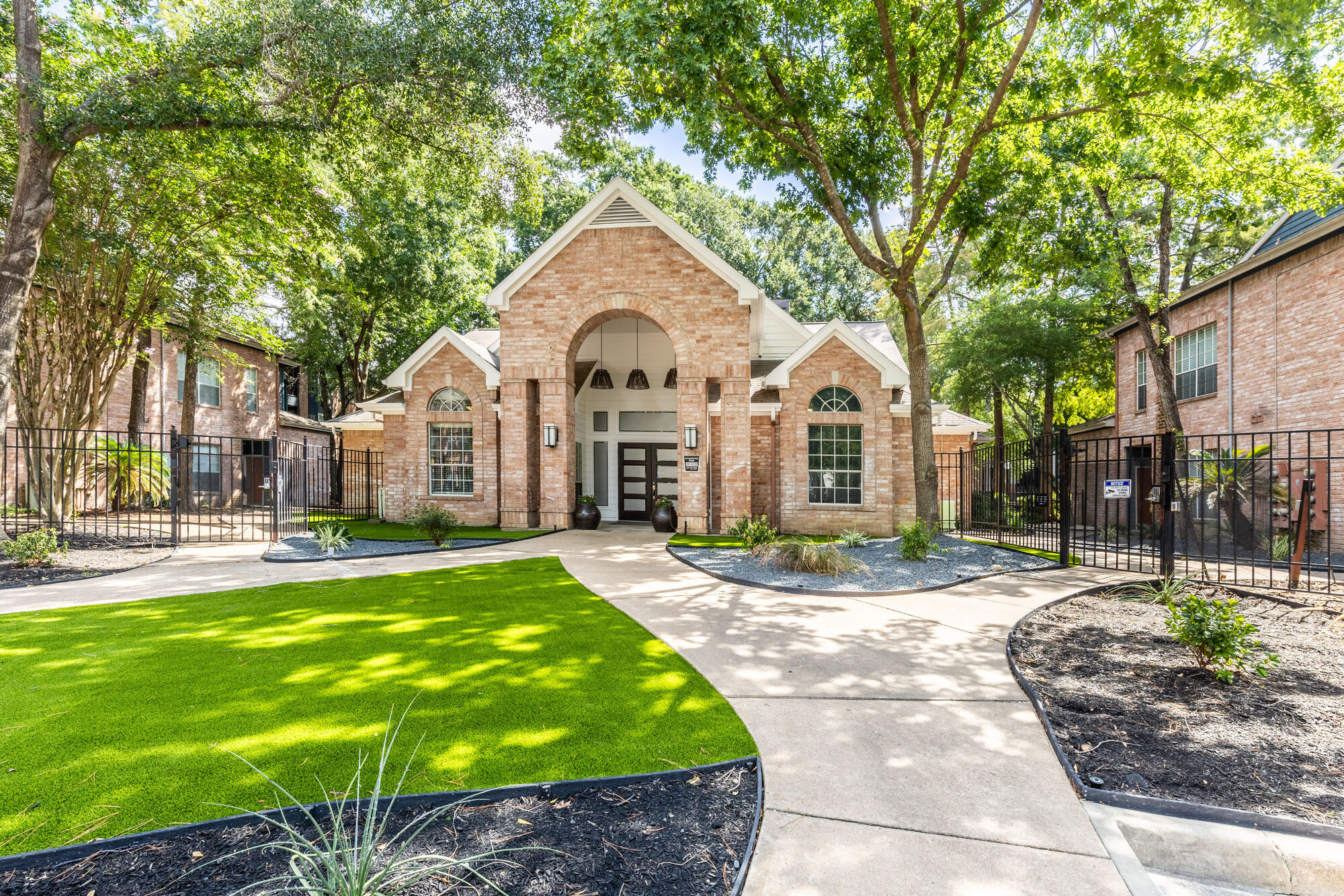 Champions Park Apartments – photo 4