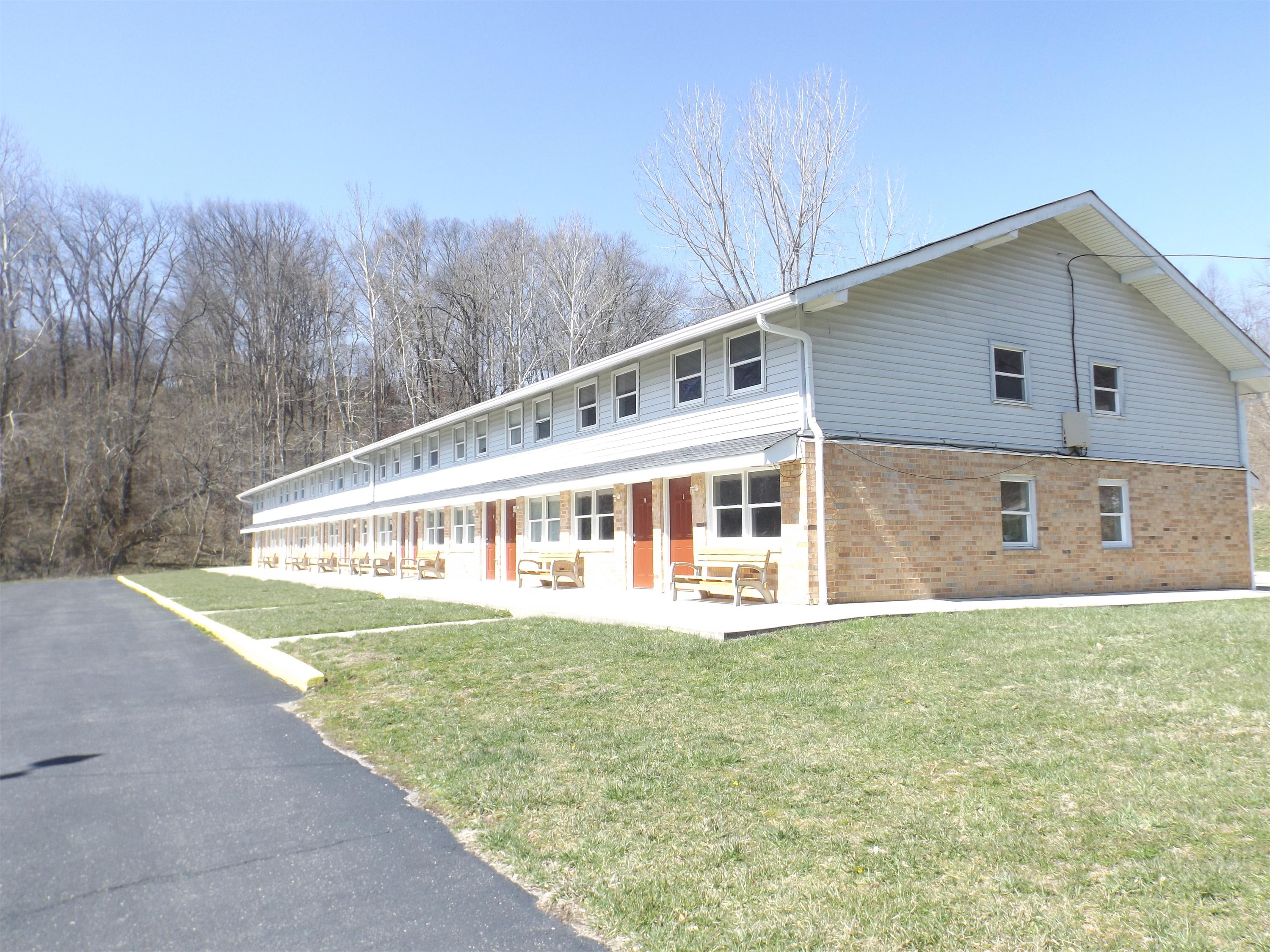 860 N Lincoln St Apt 1 – photo 1