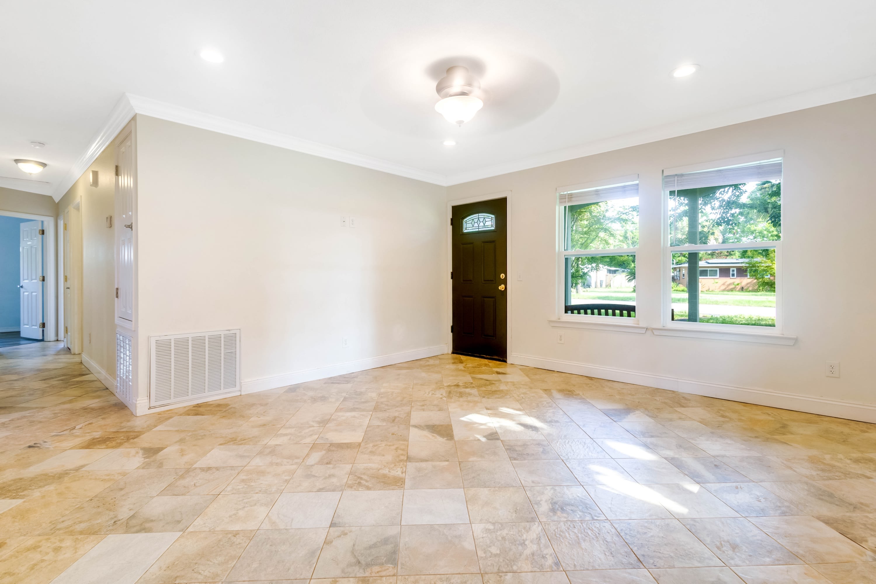 308 Hollywood Boulevard Southeast – photo 4