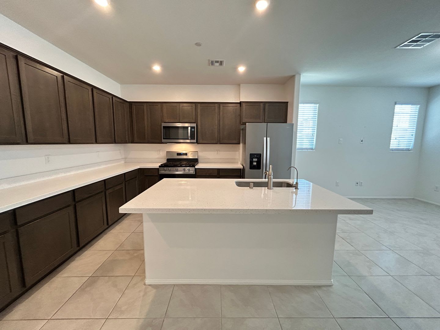 Newly built 3-Bedroom 2-Bathroom Townhouse! – photo 5
