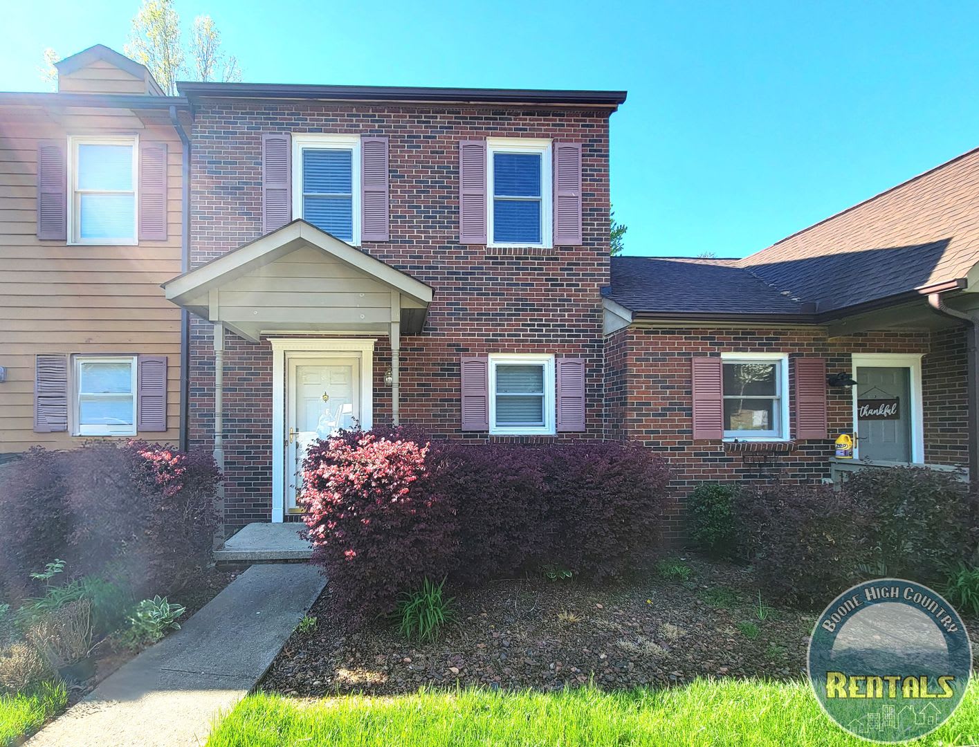 Charming 2BR/1.5BA Townhome Near the Greenway! – photo 1
