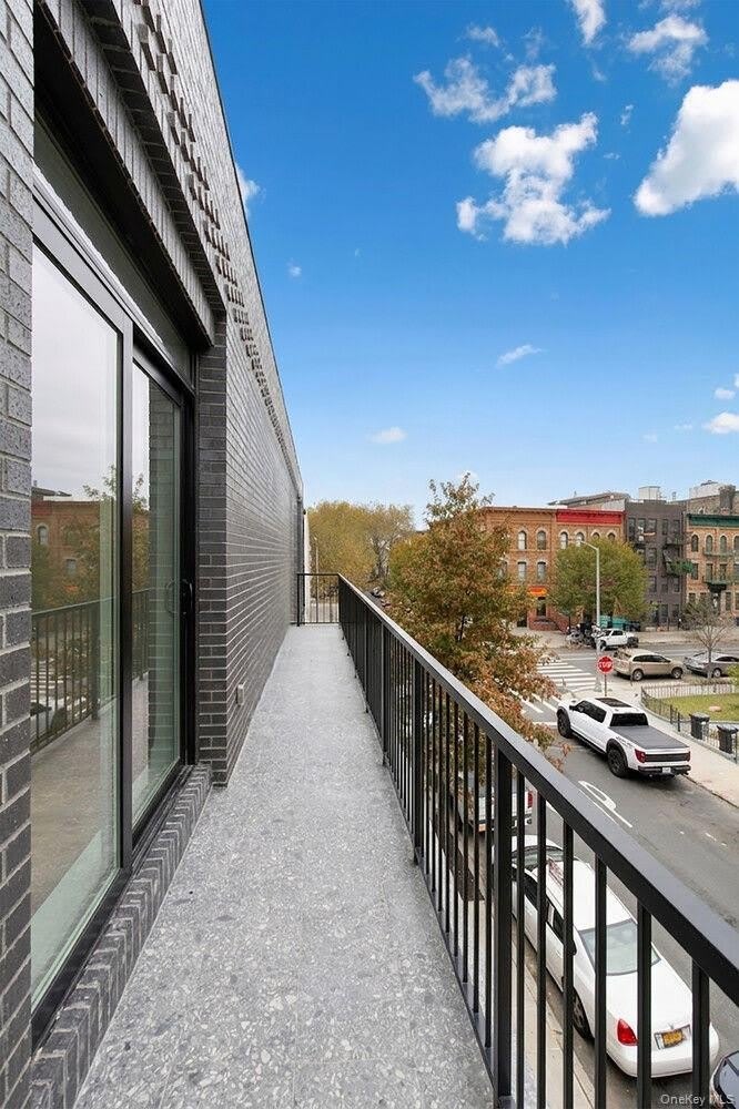 286 COVERT Street – photo 2