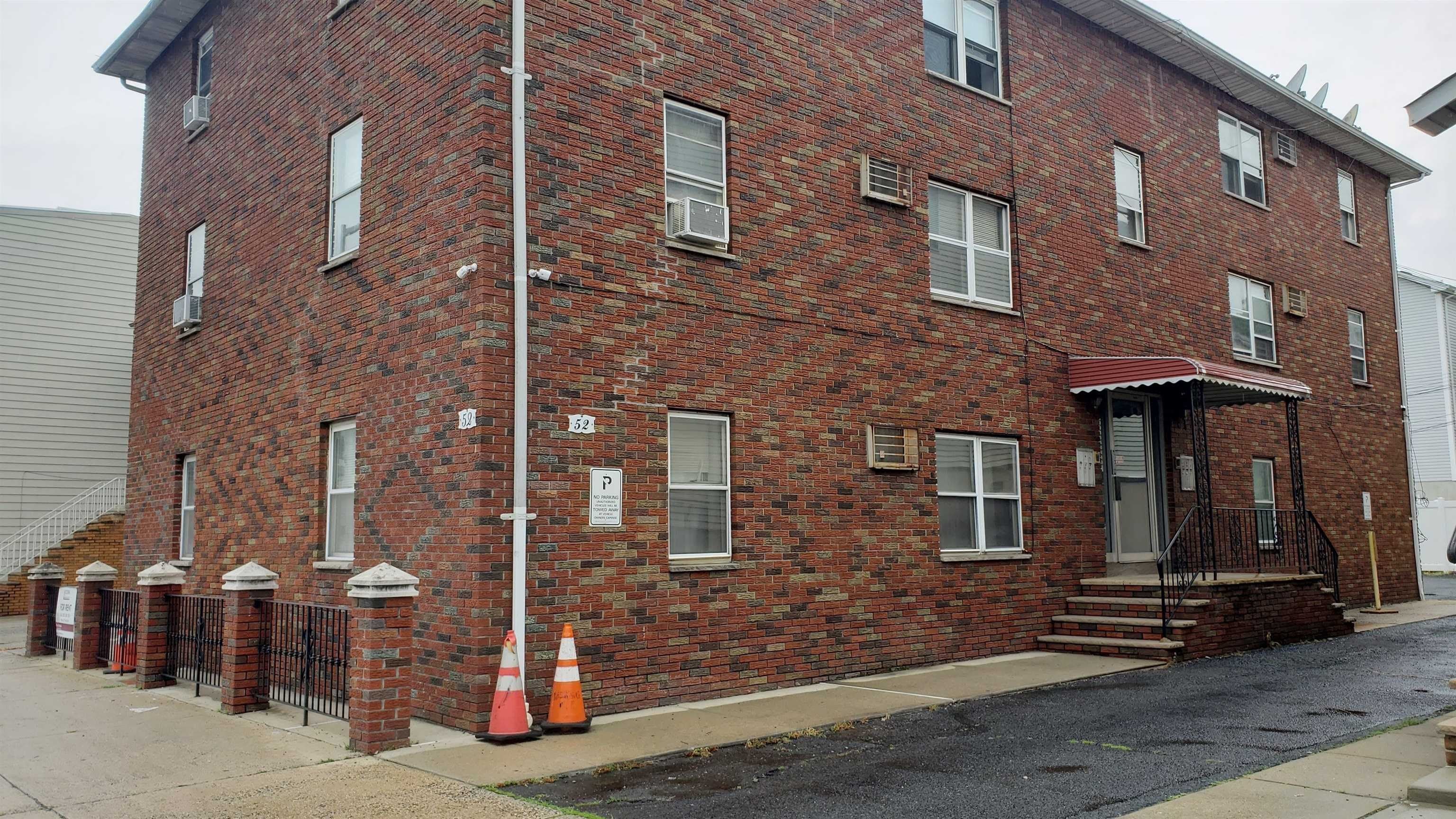 52-54 HARRISON AVE – photo 2