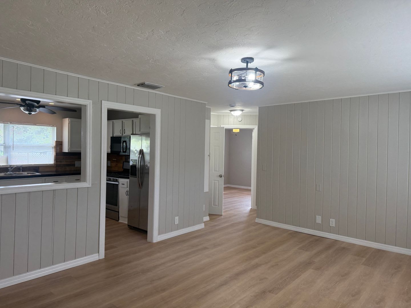 2 Bedroom Home in the Heart of Bradenton – photo 3
