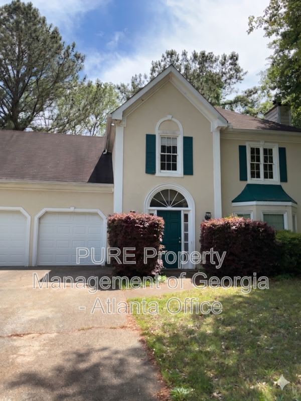 743 Helga Dr NE – photo 2