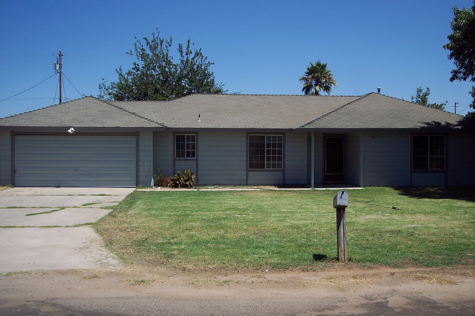 Charming 3 Bed, 2 Bath Home on a large late in Madera Estates Rent – photo 1