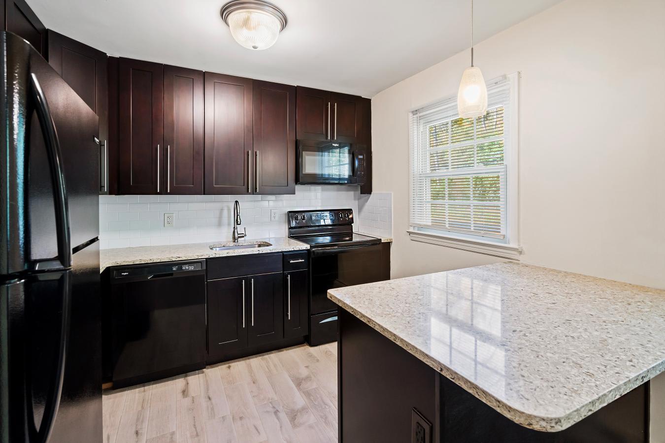 Newtonian Gardens Apartments – photo 2