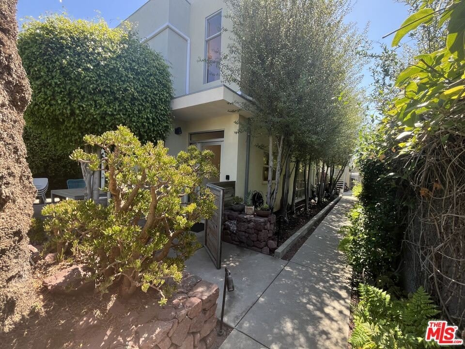 344 Indiana Ave – photo 2