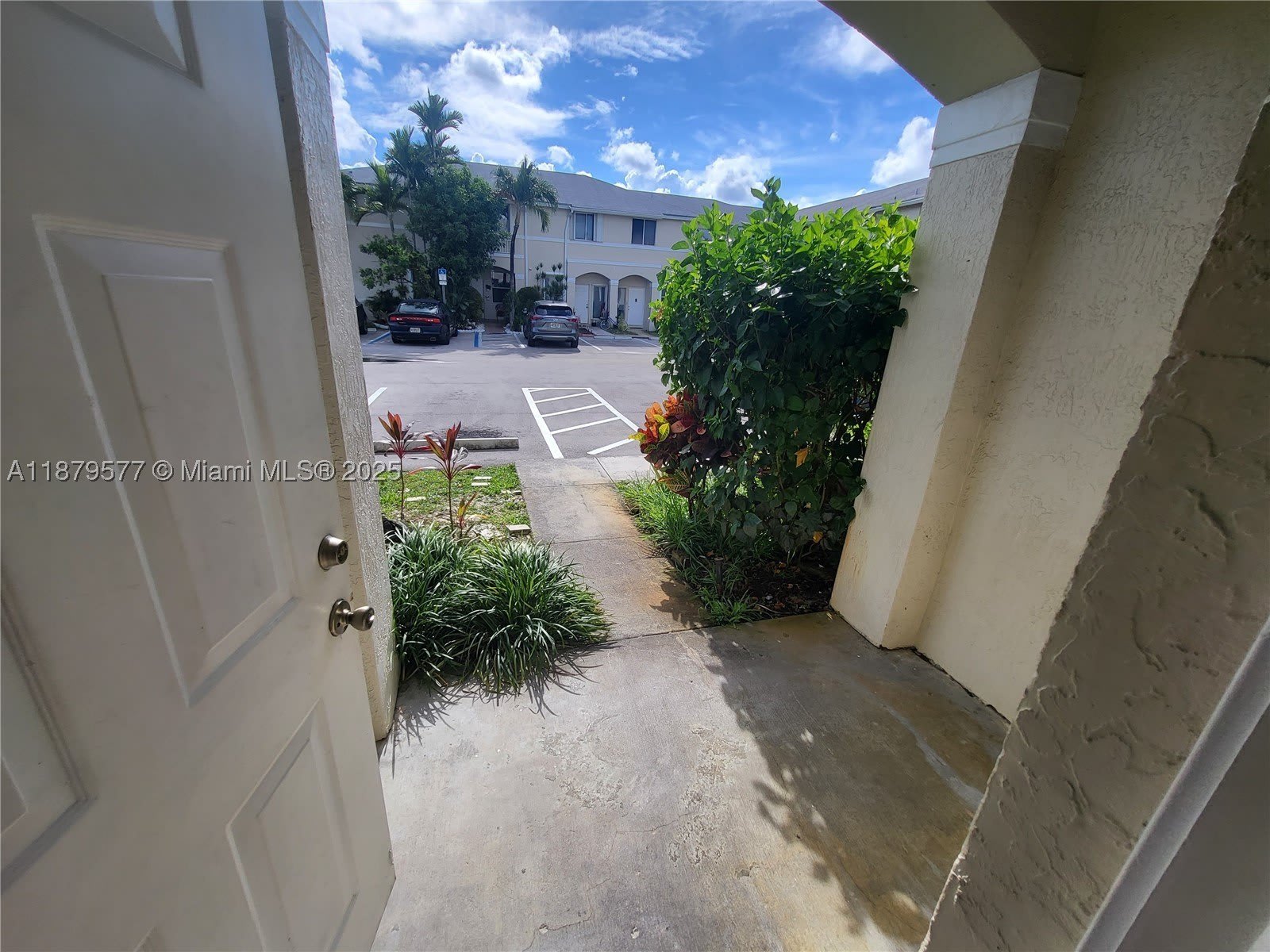 820 NE 212th Ter – photo 3