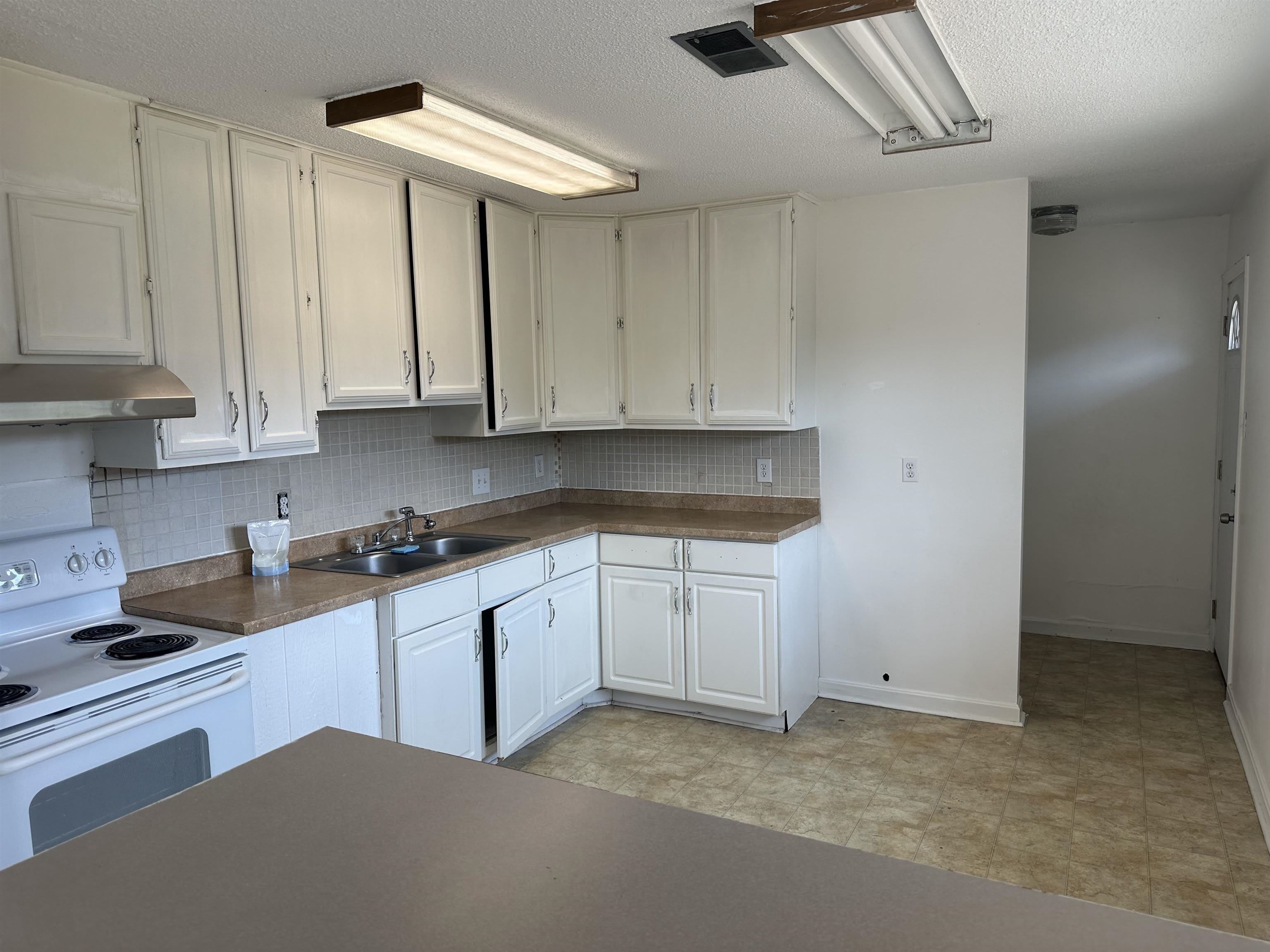 7078 Prather St – photo 3