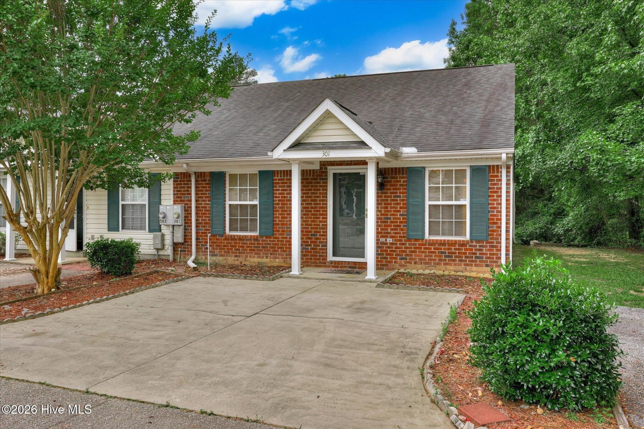 301 Beech Lane – photo 2