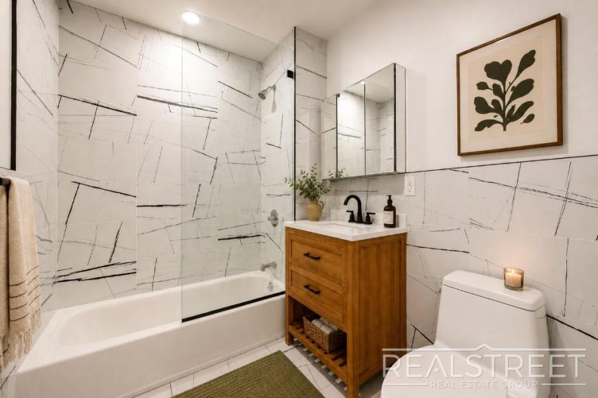 1439 Lincoln Place – photo 4