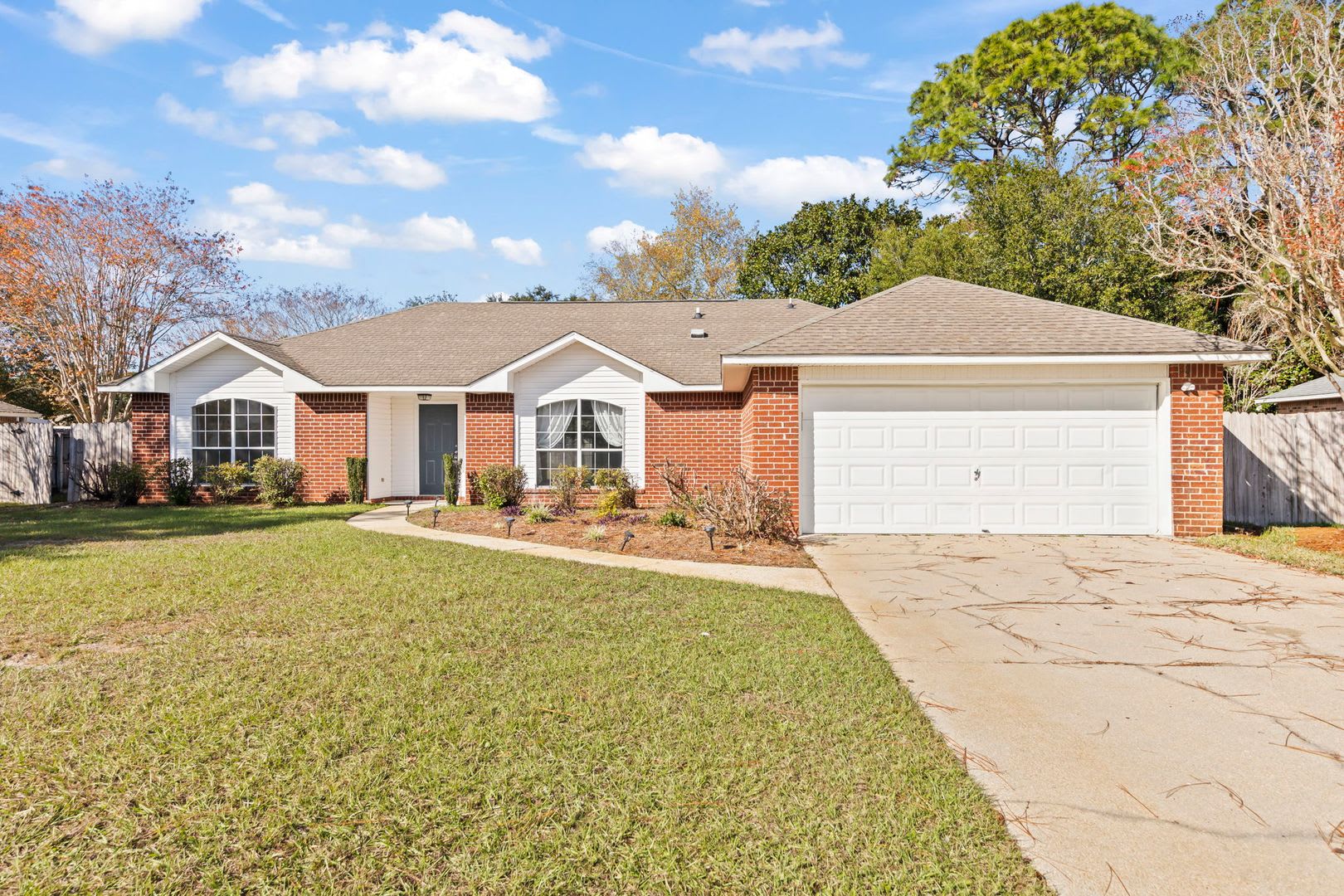 Updated Home in Raintree Estates! – photo 2