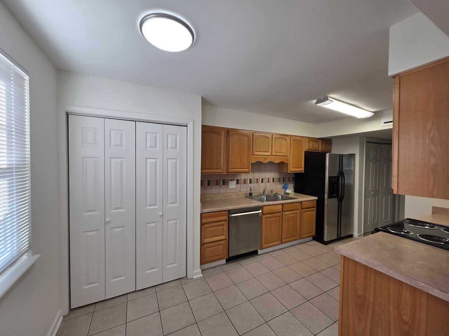 Beautiful Bellevue Townhome – photo 3