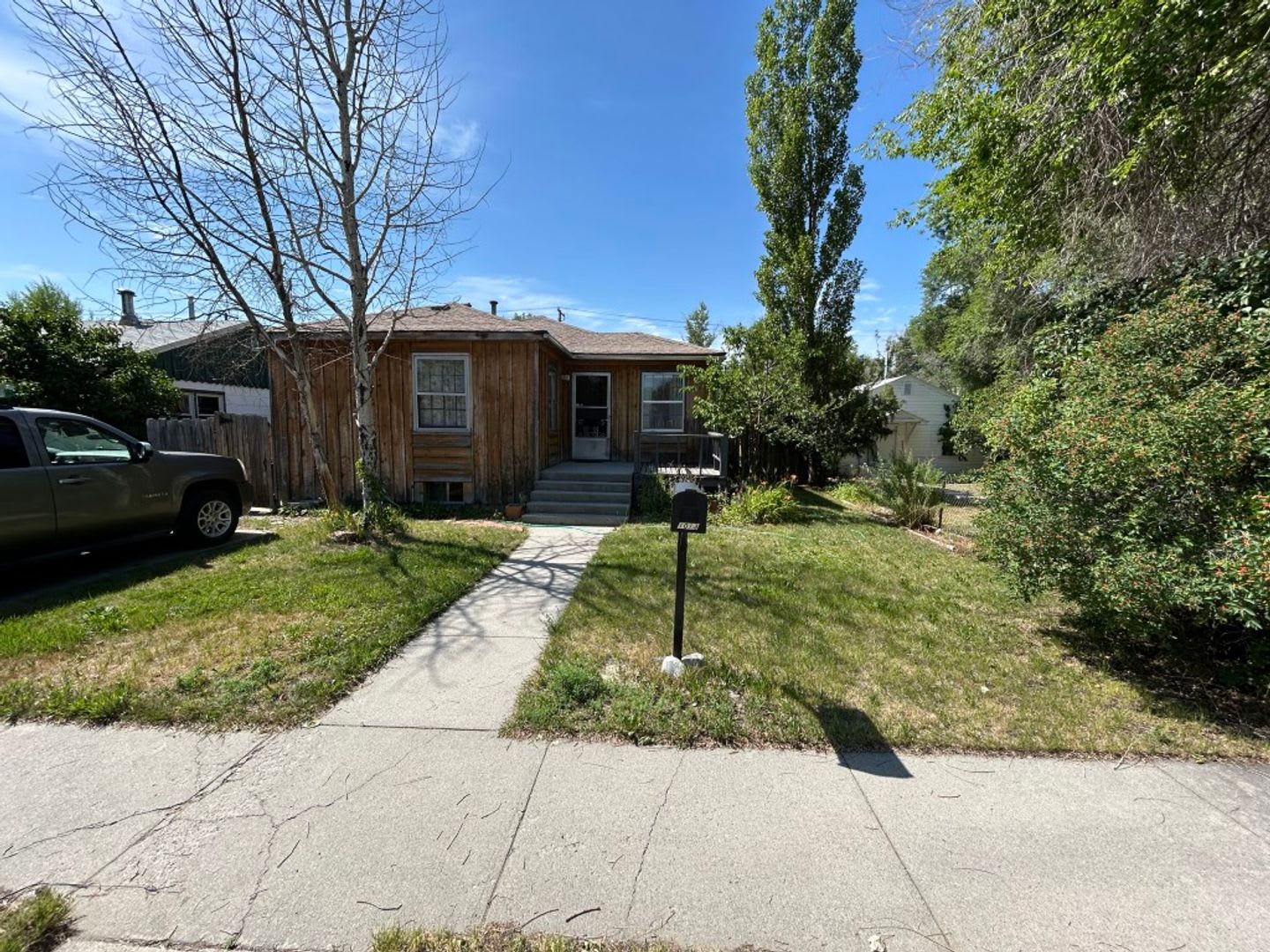 4 Bedroom 1 5 Bath House With Washer And Dryer And Fenced Back Yard – photo 2