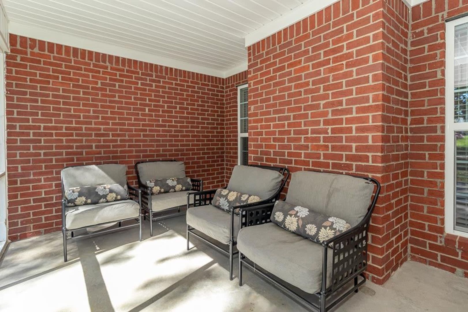Home For Rent – photo 2