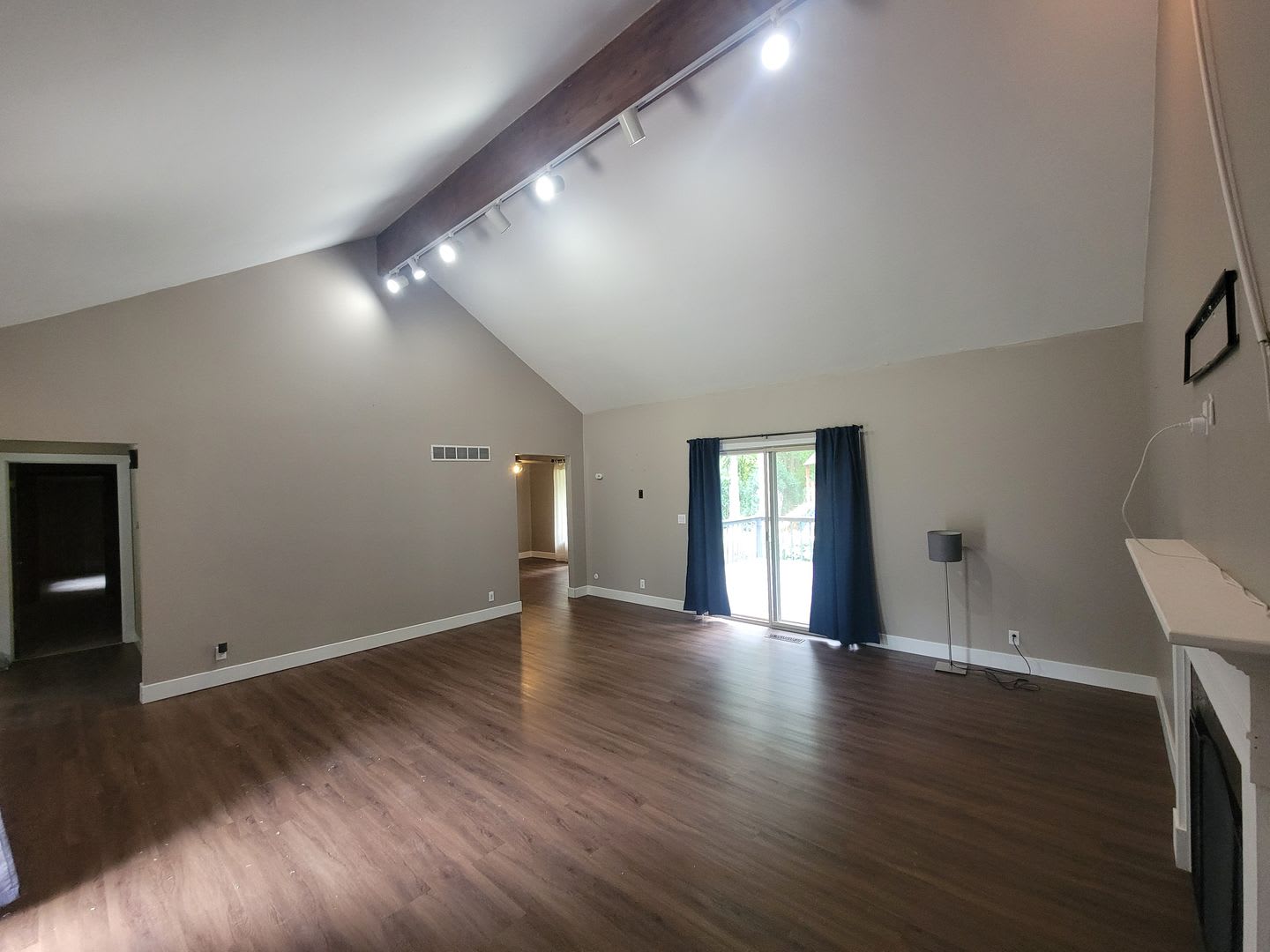 4 Bedroom/3 Bath -Great Layout! Grand Prairie Shopping! – photo 3