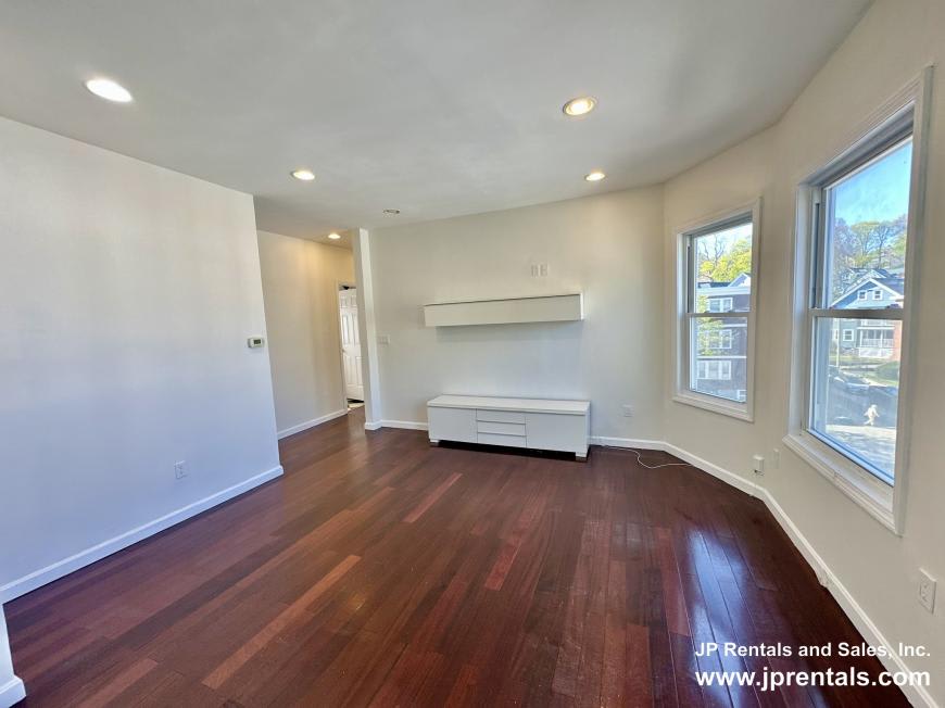 253 Belgrade Ave. – photo 5