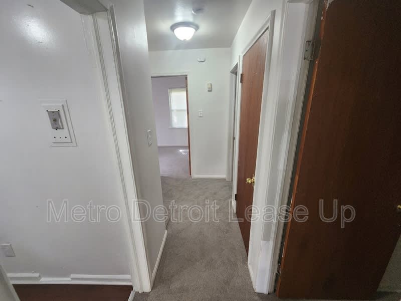 19455 Avon Avenue – photo 5