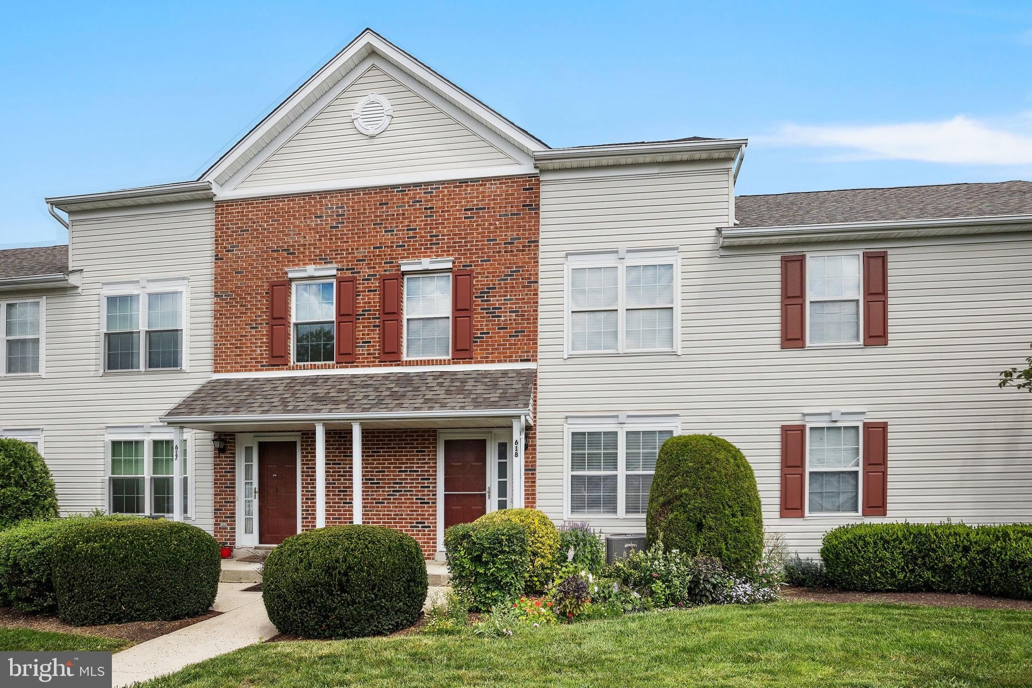 618 SONGBIRD Court – photo 1