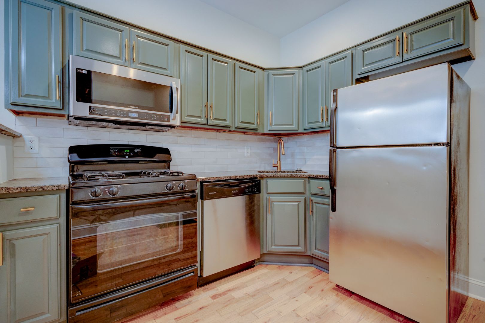✨ Spacious Living in the Heart of Philadelphia – photo 1