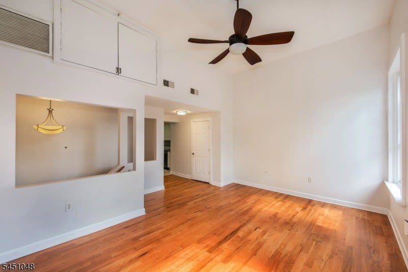 15 Glenridge Ave – photo 4