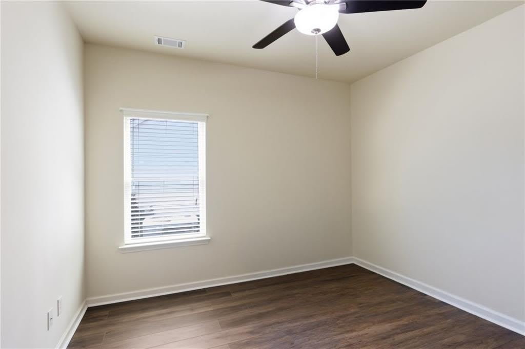906 Donington Circle – photo 5
