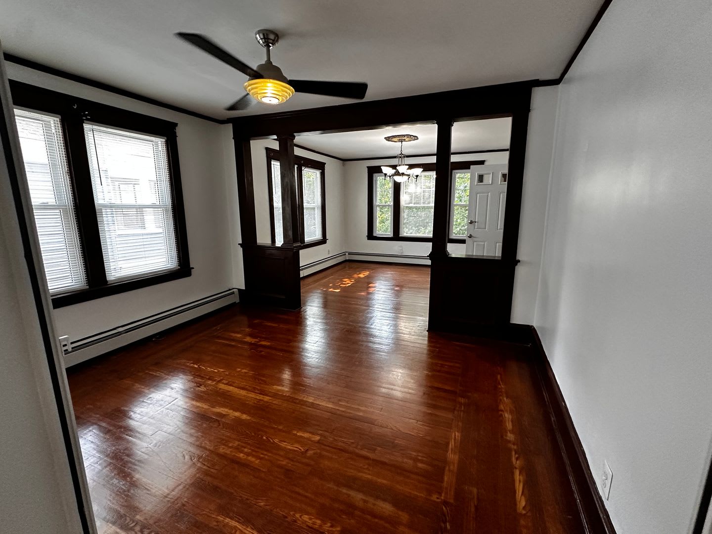 Beautiful two family home in Elmhurst – photo 3