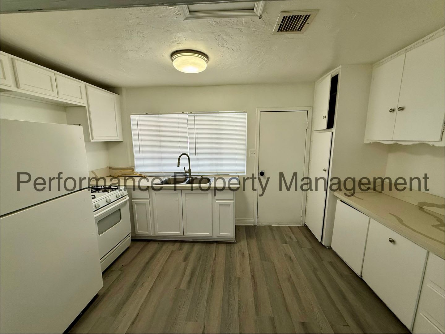 Cozy 4 Bed/2 Bath E Bakersfield Home w/ Solar, RBP & $0 Deposit Option – photo 5