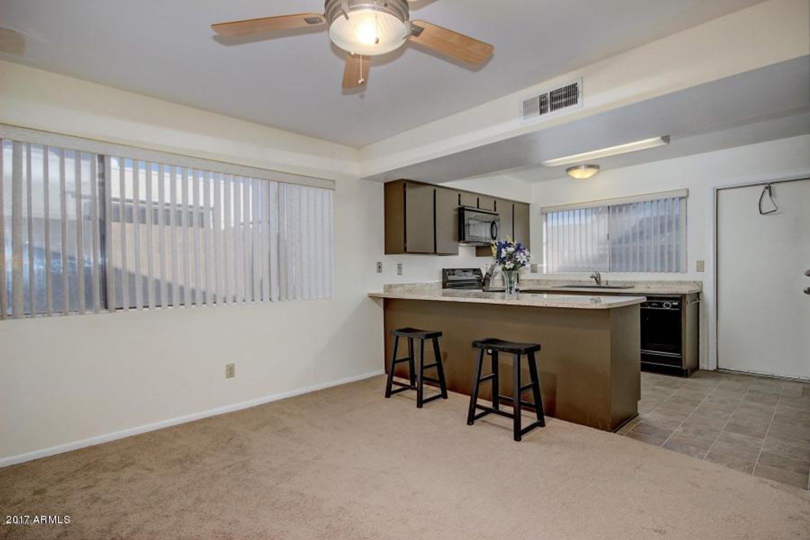 NICE 3 BEDROOM 2 BATH SINGLE LEVEL HOME IN MESA WITH 2 CAR GARAGE – photo 4