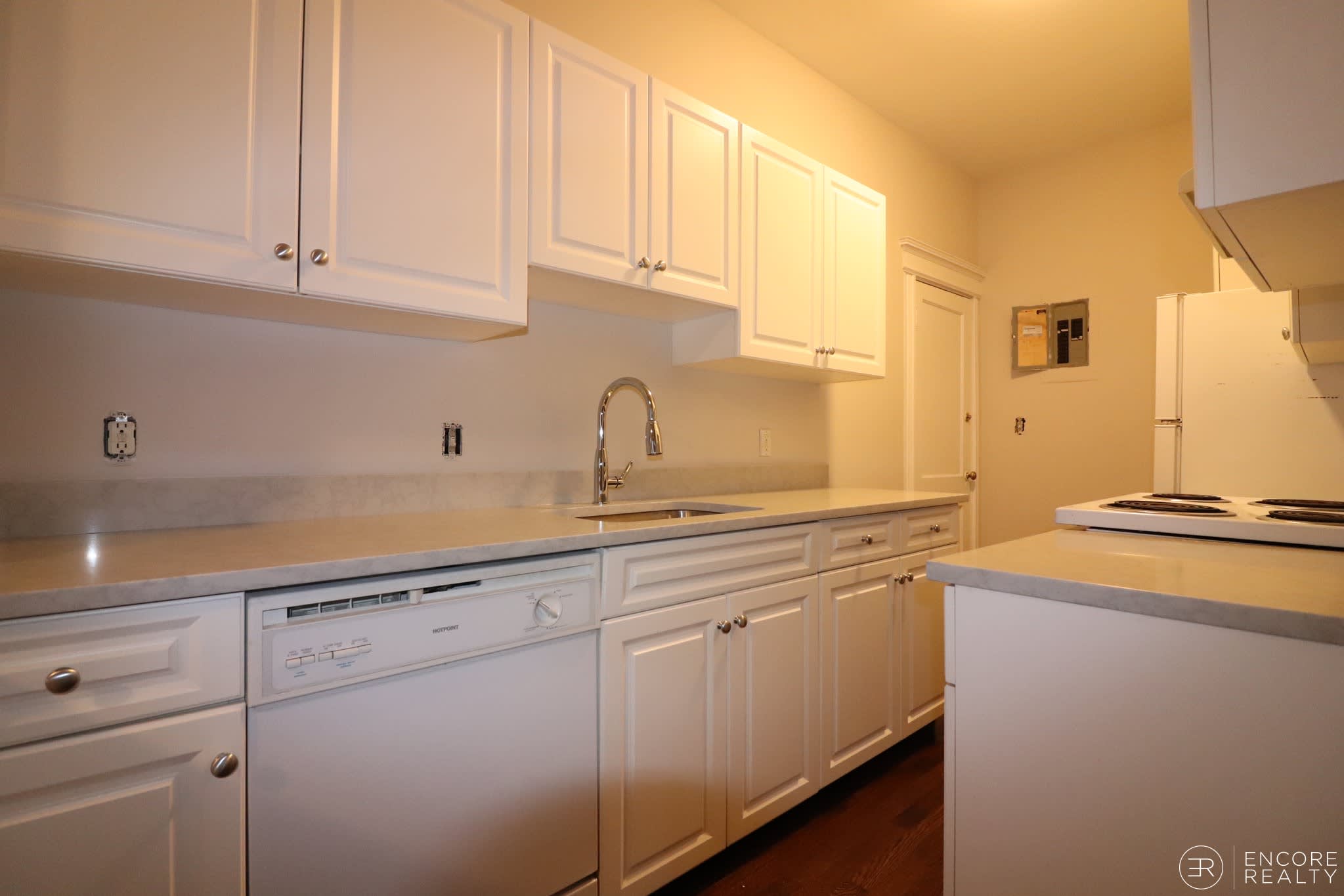 11 Stearns Rd – photo 2