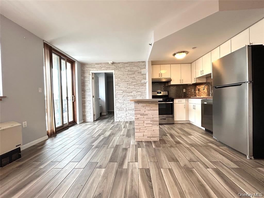 63 47 Booth Street – photo 4