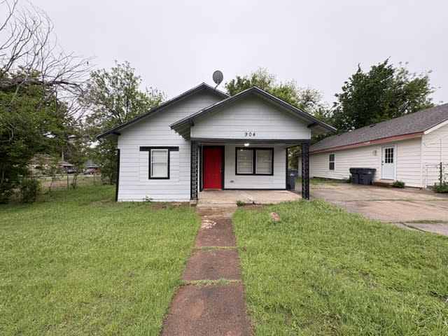 904 Southwest G Avenue – photo 1