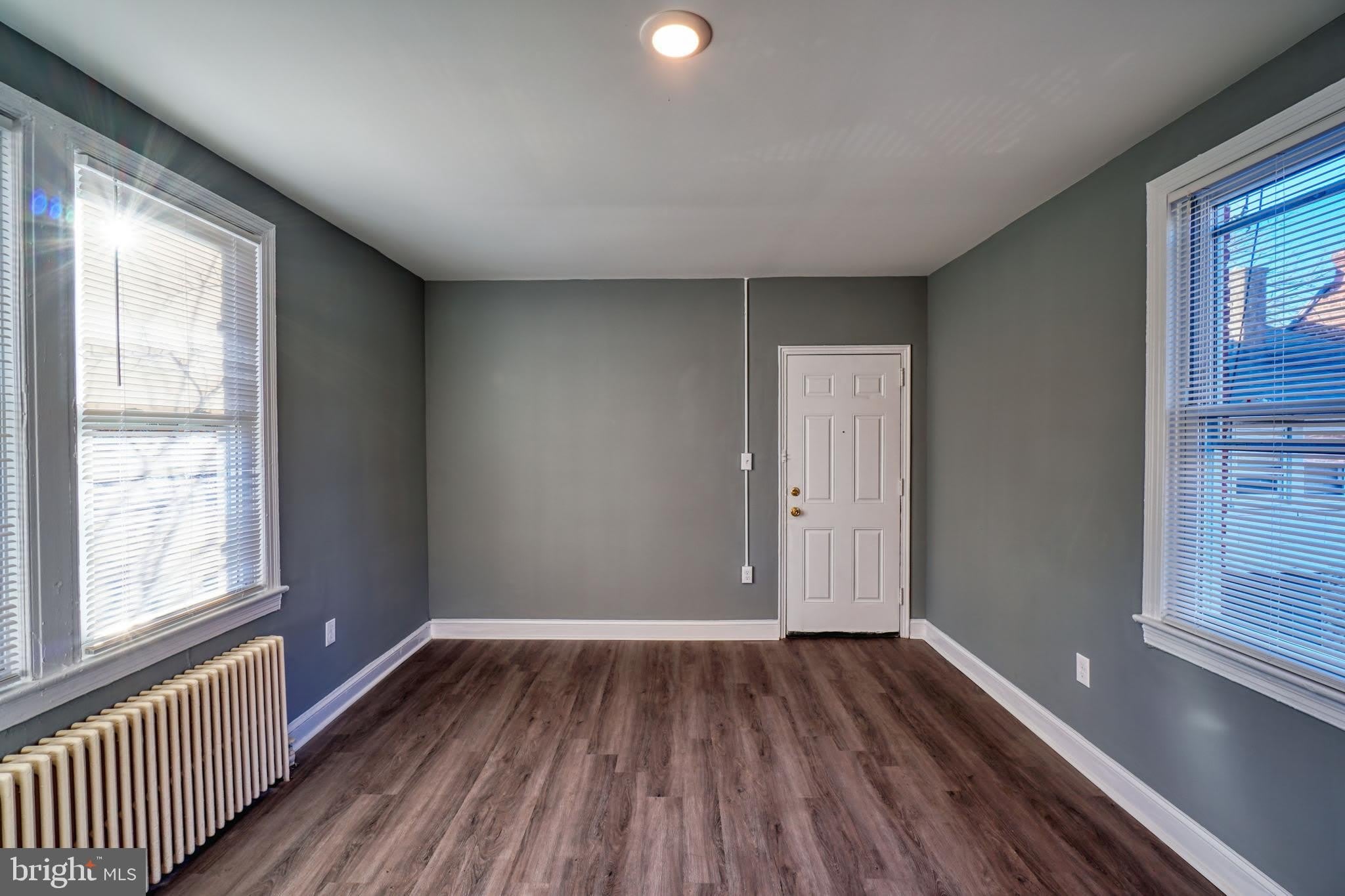 400 DOUGLAS Street NE – photo 3