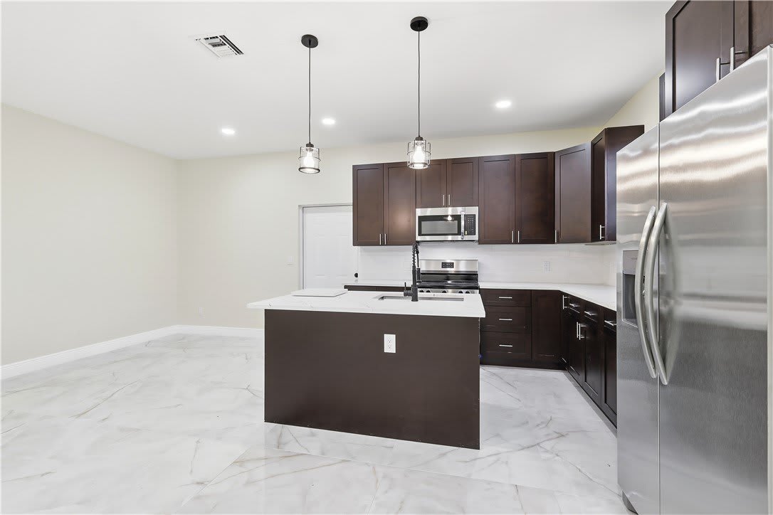 4248 26th Avenue – photo 2