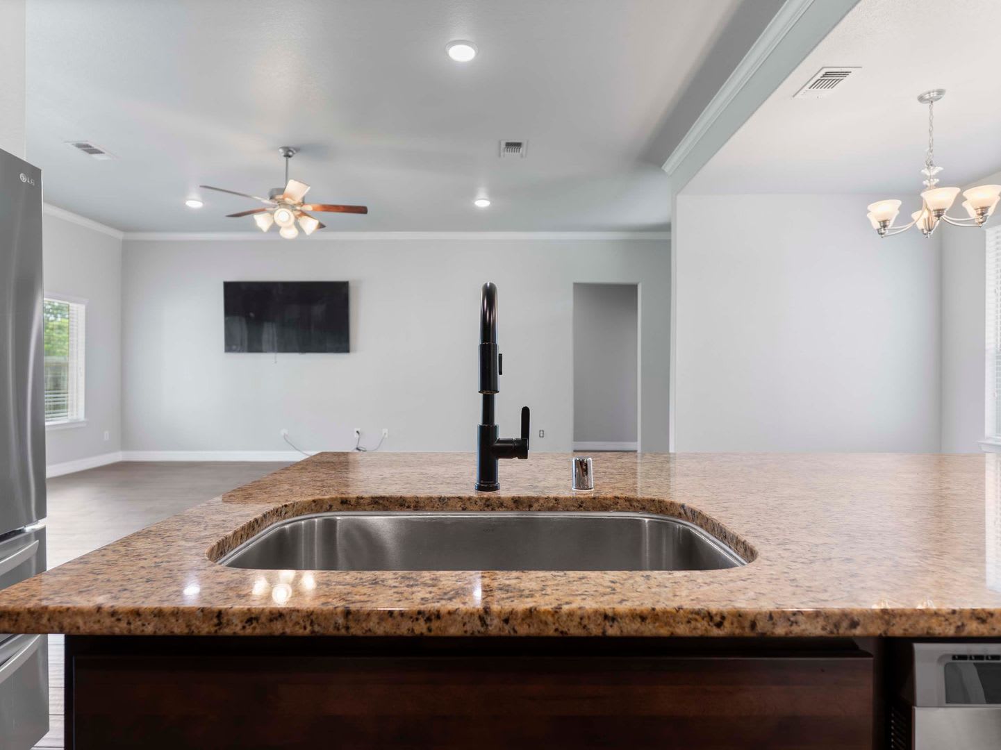 3 bed 2 bath ( Columbia Lakes) – photo 5
