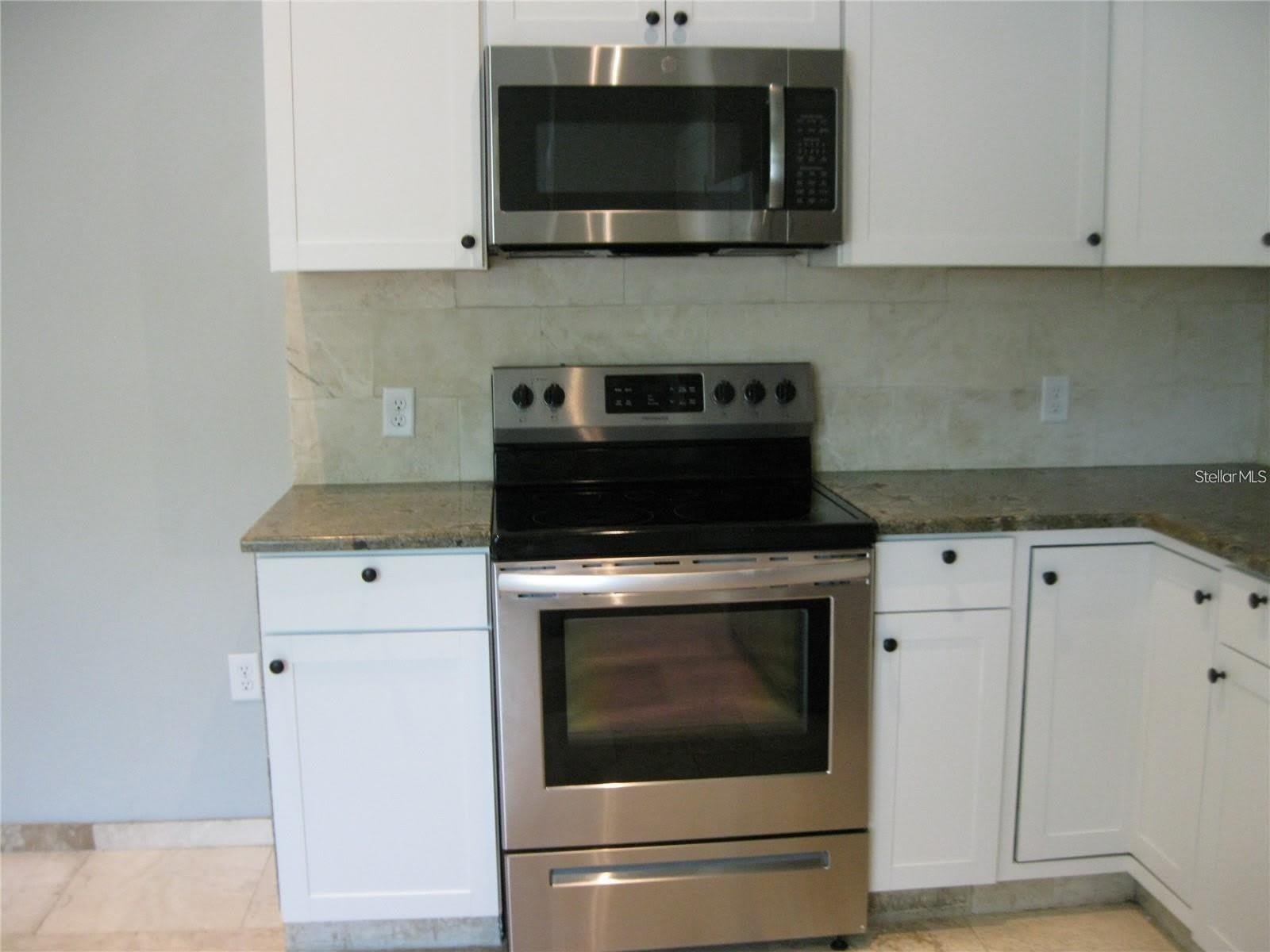 2009 COCOANUT Avenue – photo 3