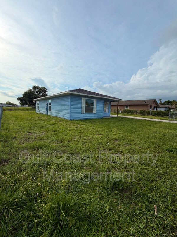 1801 S. Palmdale Ct. – photo 2