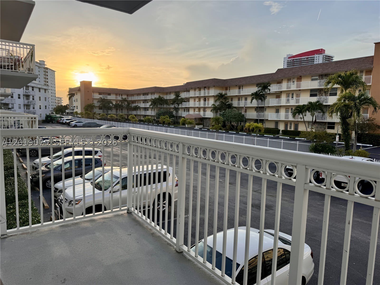 1913 S Ocean Dr – photo 4