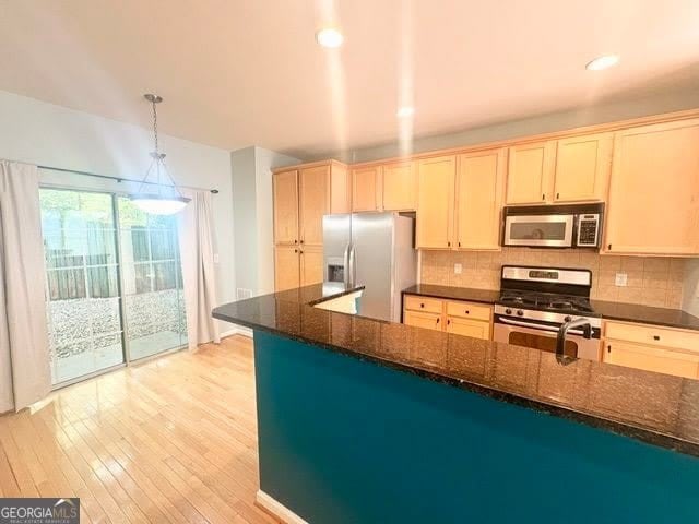 1073 Park Row North – photo 2