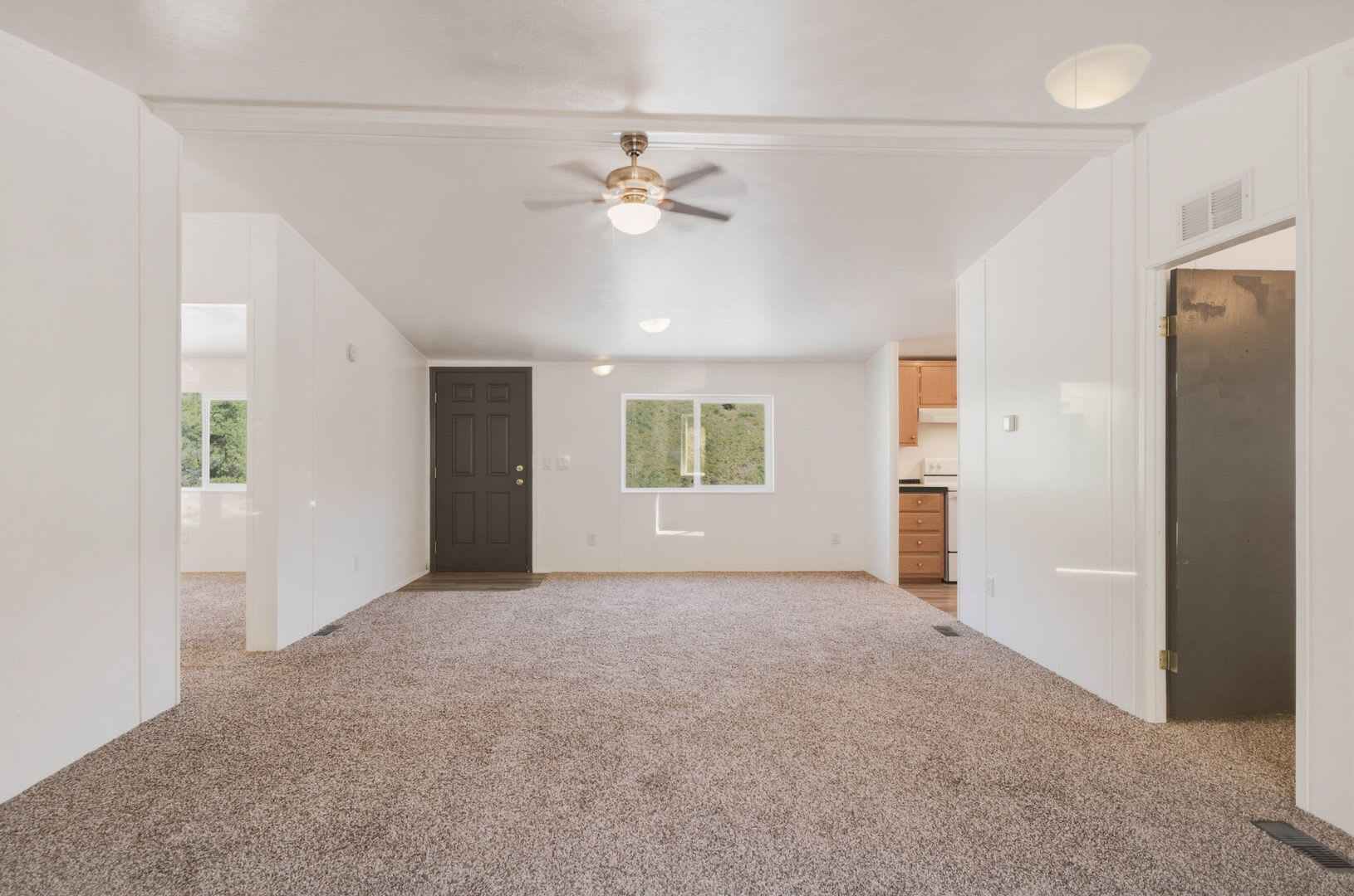 Peaceful Country Living with the Convenience of Town Nearby! – photo 2