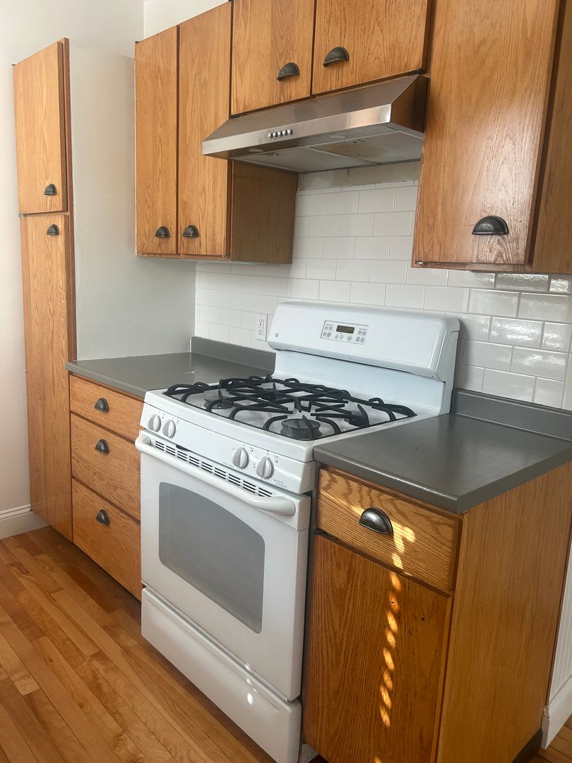 Beautiful 3BR/1.5BA Home Available October 1st!!! Great Residential Location!! – photo 3